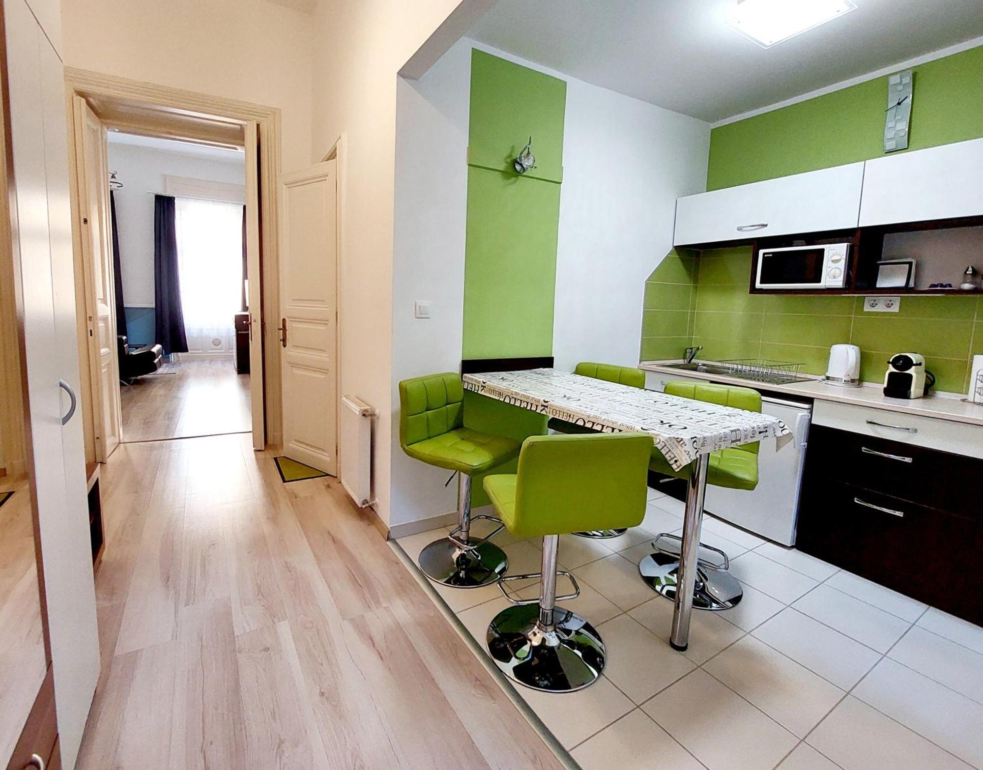 Eoetvoes Apartman Budapest Eksteriør bilde